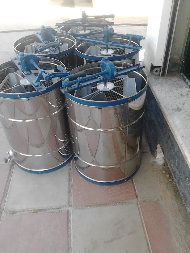 استراکتور عسل گیر ۴ قاب بدون لبه ورق استیل